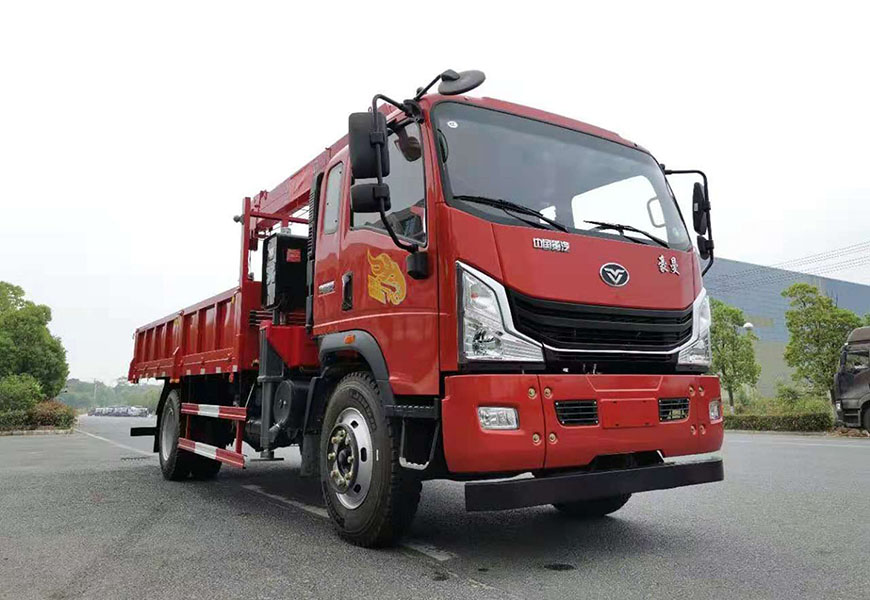 重汽豪曼（國(guó)六）4500軸距8噸隨車(chē)吊