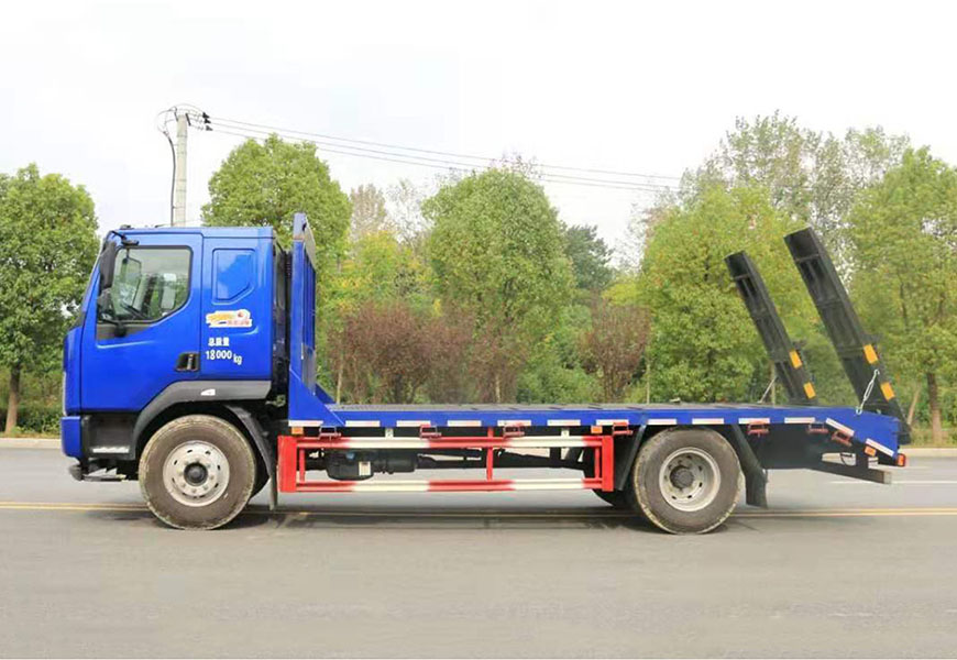 國(guó)六柳汽乘龍單橋平板運(yùn)輸車