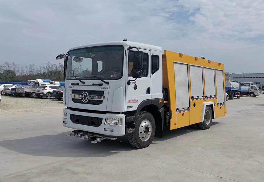 東風(fēng)D9國(guó)六排水搶險(xiǎn)車(chē)