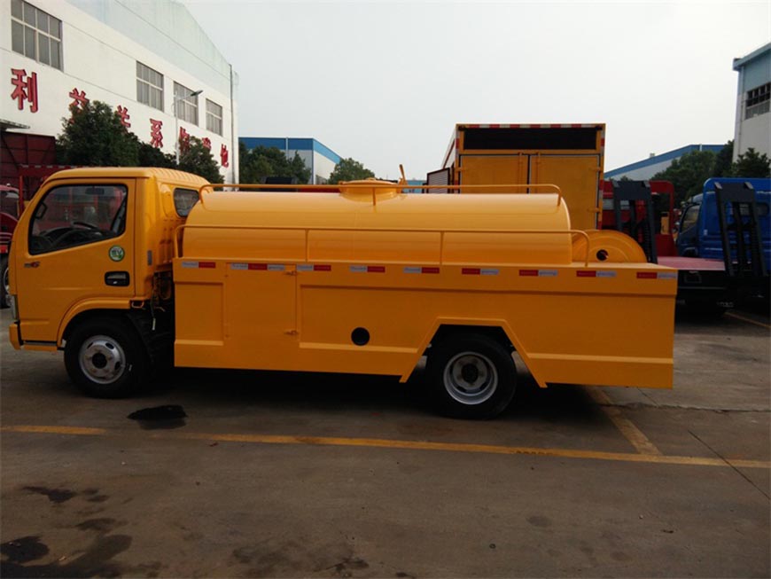 東風(fēng)小多利卡藍牌國五高壓清洗車